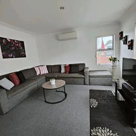 Home Close To Amenities And Airport.